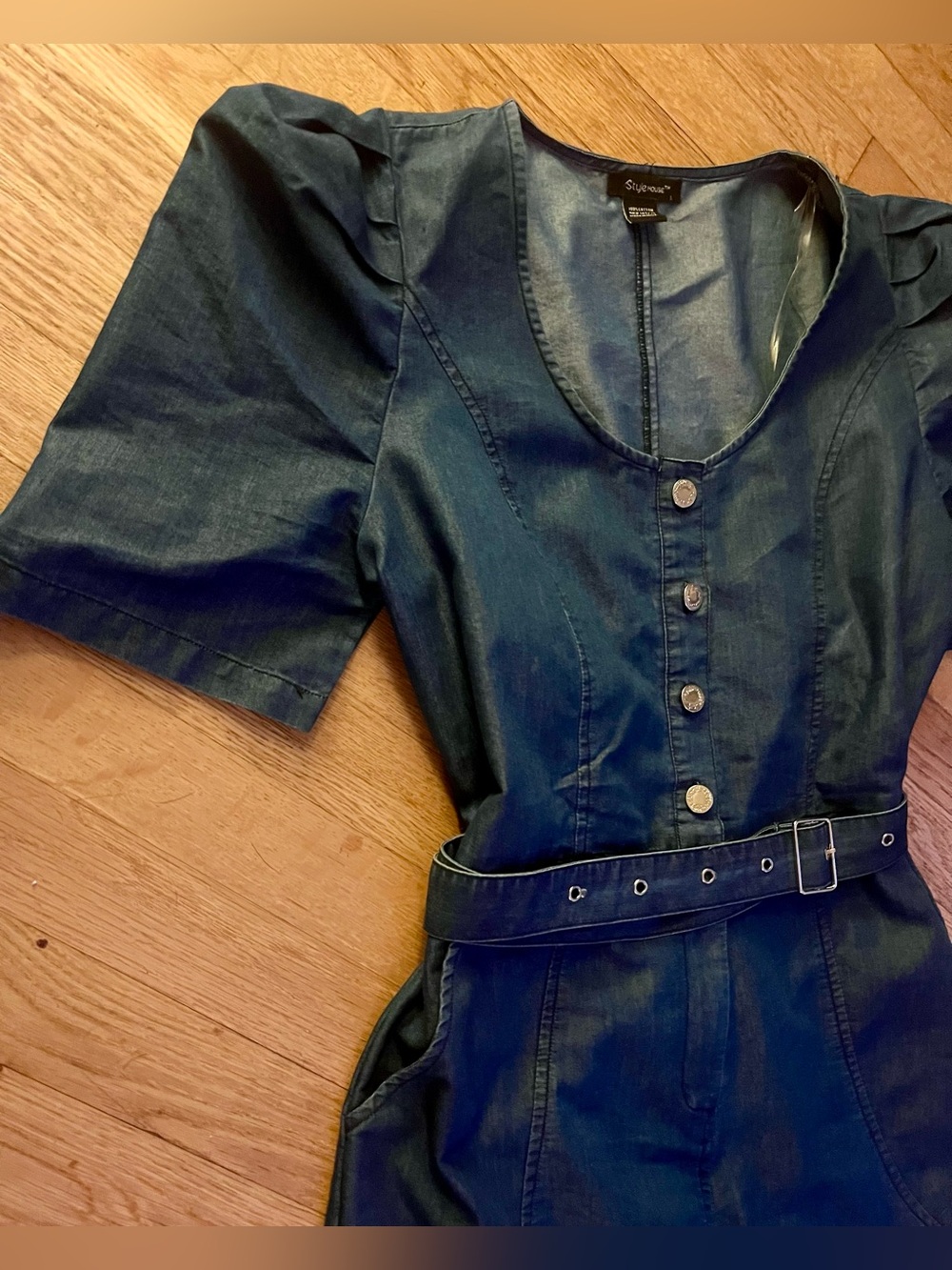 Denim belted button-down Jumpsuit by FashionHouse. Sz Lg - Picture 3 of 5